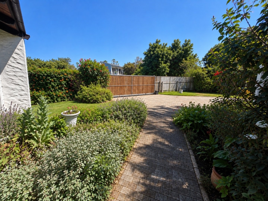2 Bedroom Property for Sale in The Island Western Cape